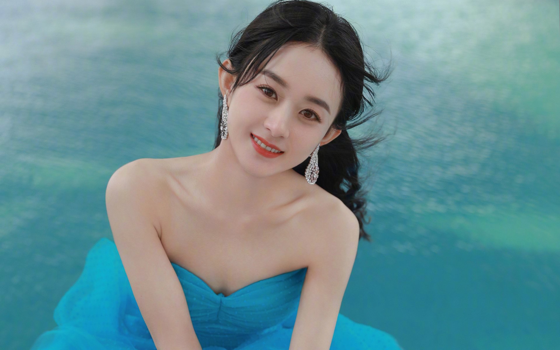 丝绸是纺织品吗为什么不能用呢(丝绸是布料吗)